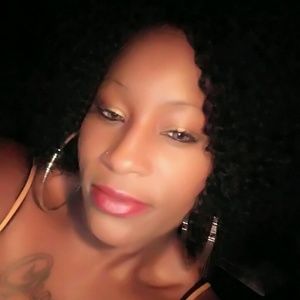 Meet your Posher, Iesha